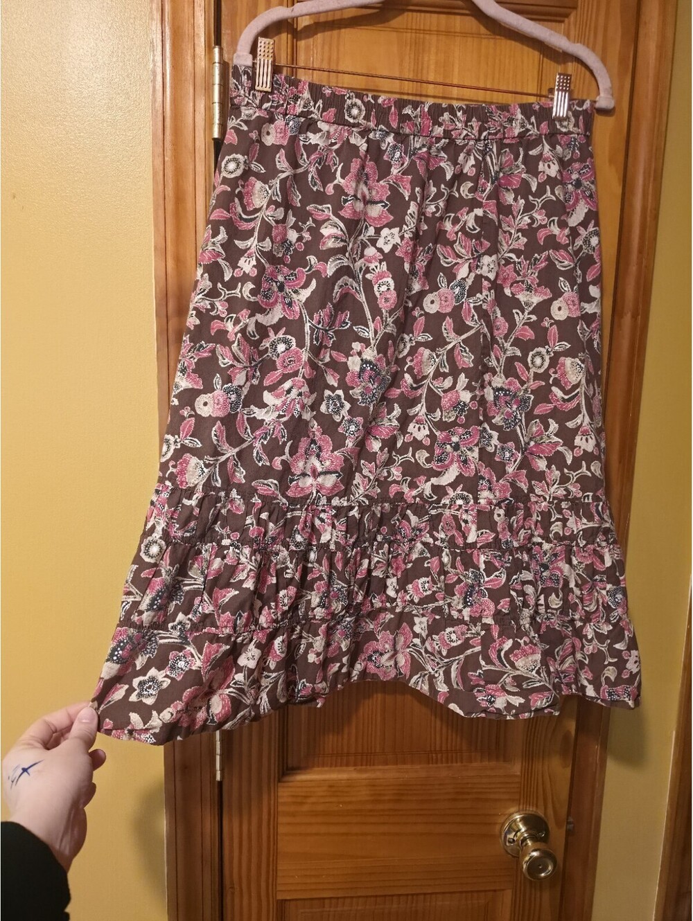 Sag Harbor Womens Medium brown patterned skirt featuring pink and cream floral